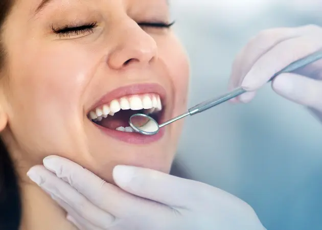 Clínica odontológica especializada em implantes dentários