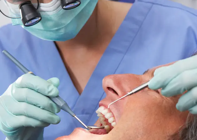 Clínica odontológica especializada em implantes dentários
