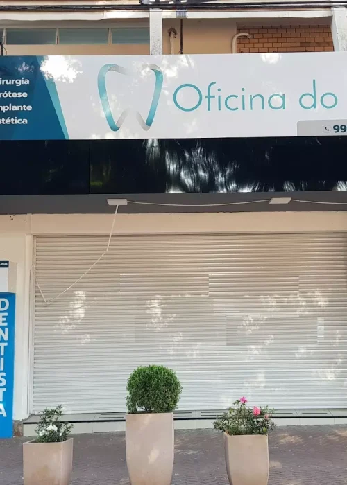 Clínica odontológica especializada em implantes dentários